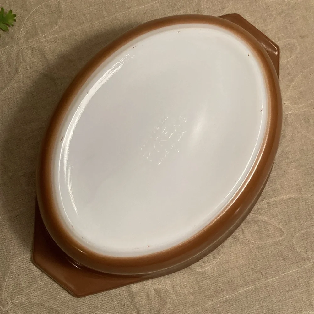 Vintage Pyrex Early American 1 1/2 Quart Casserole With Lid - Picture 6 of 15